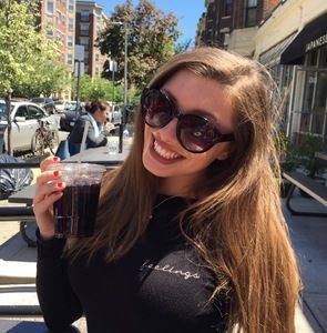 Meet your Posher, Alexia